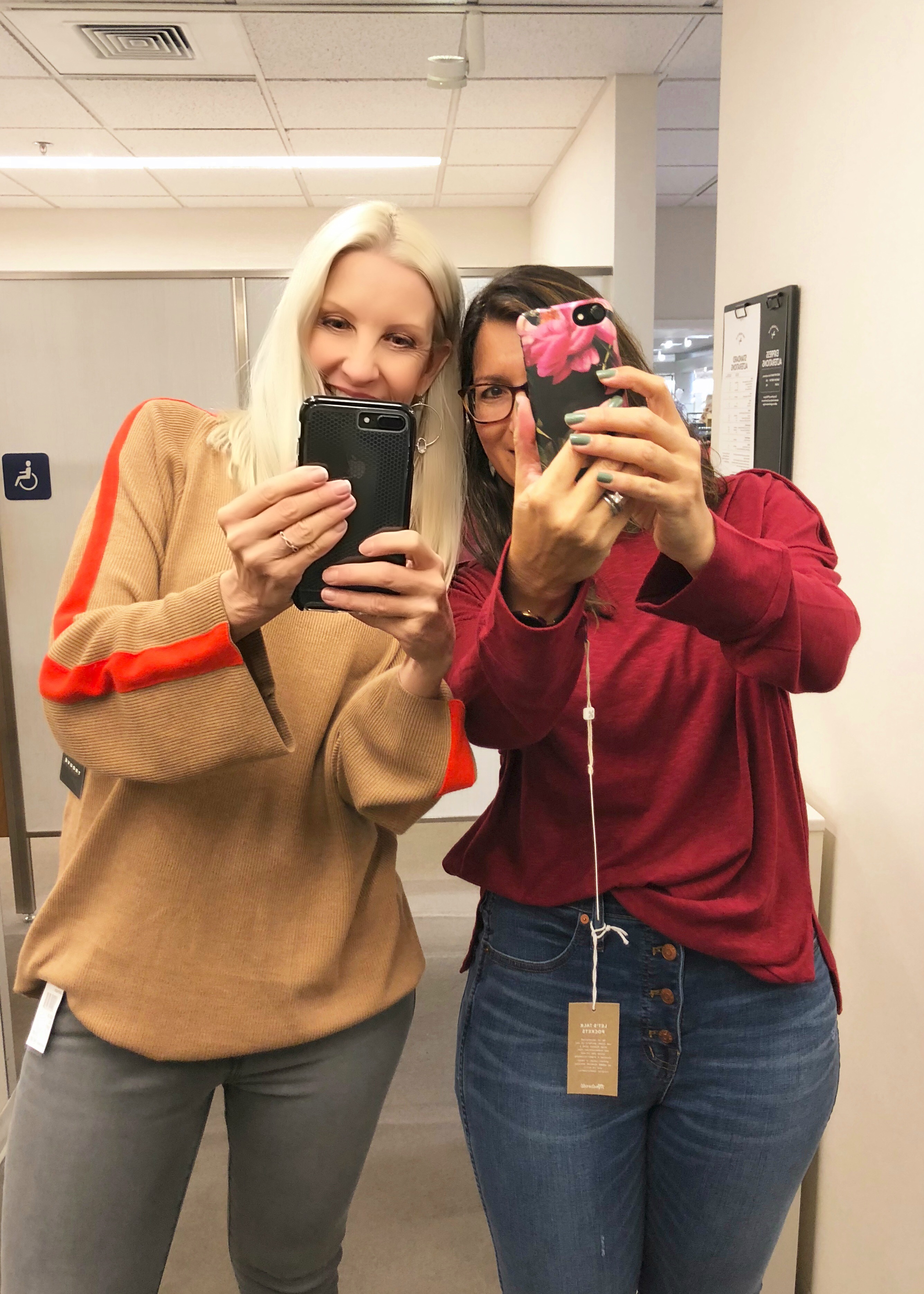 blogger double selfies