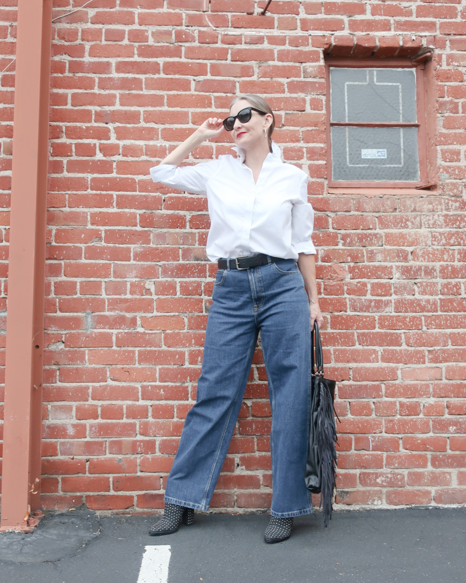 minimalist style for women over 50