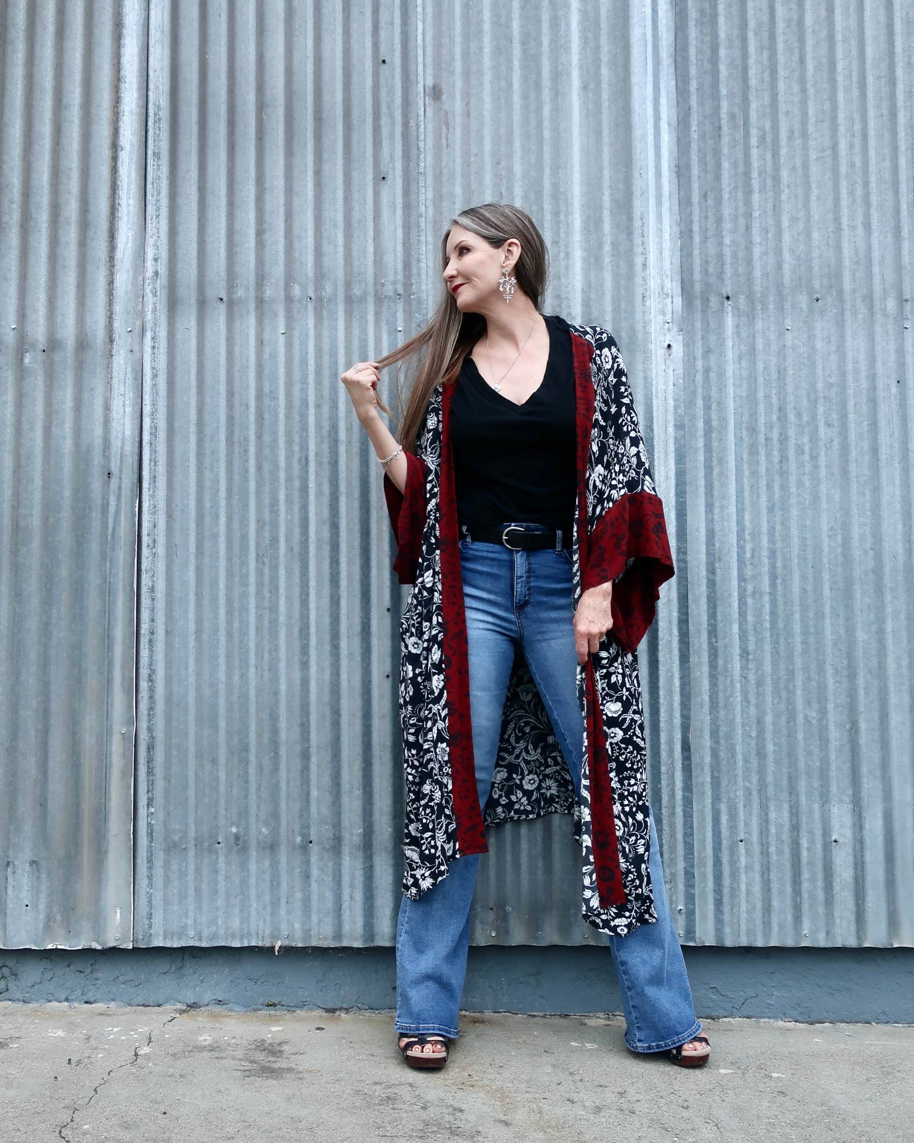 how to style a duster, flattering flare jeans