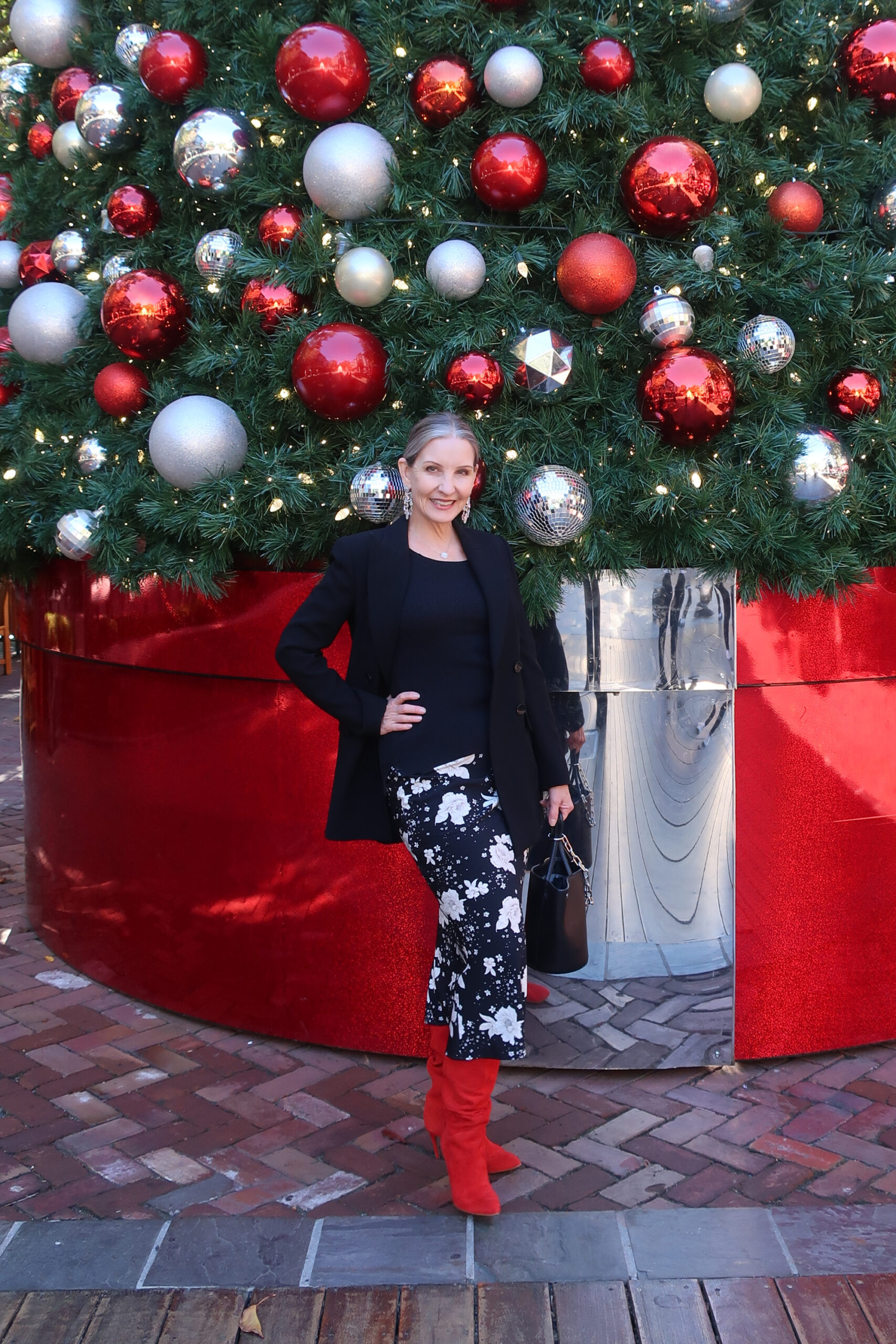 holiday outfit ideas for women over 50